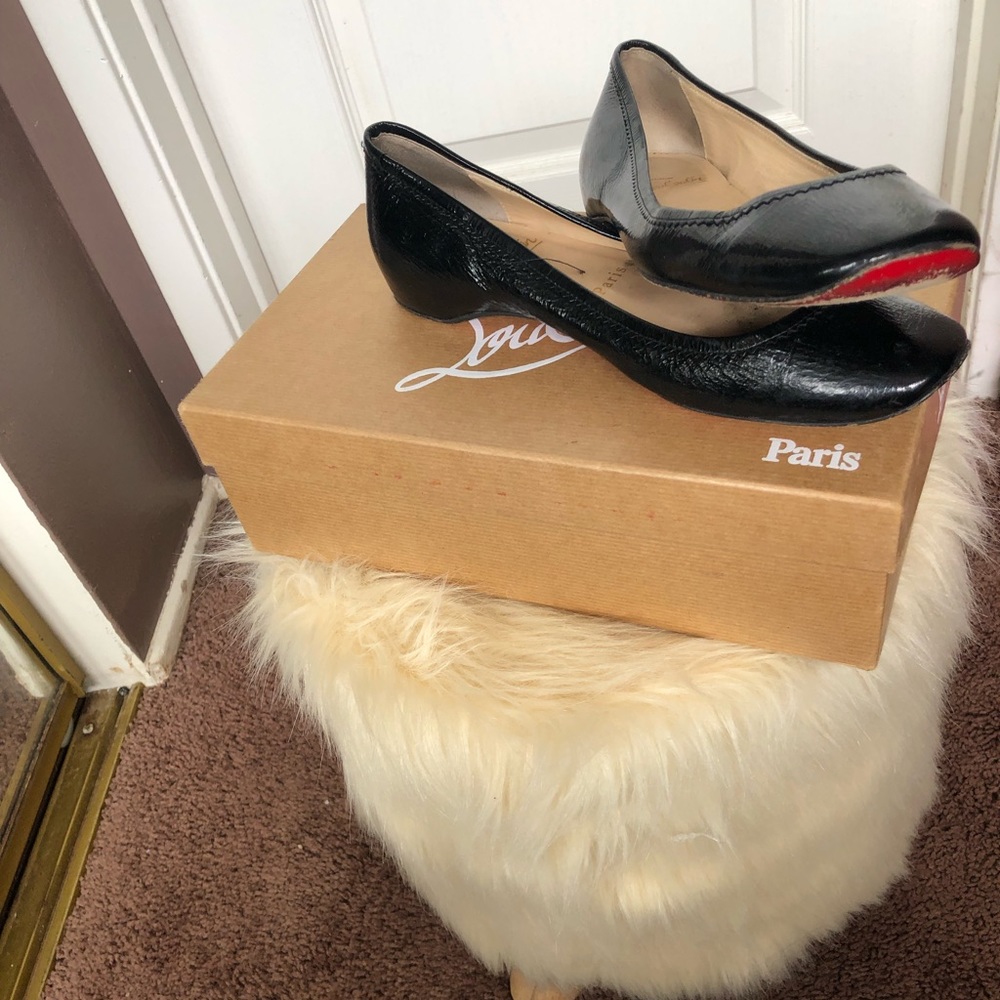 Christian Louboutin 38 black flats